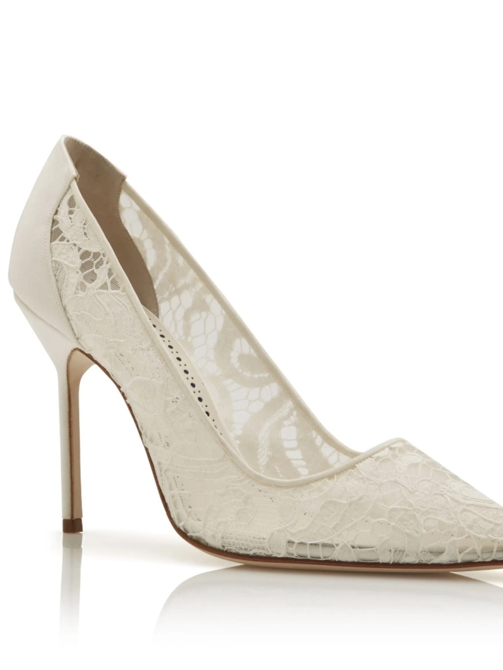 Manolo Blahnik Bride White Lace Pointed Toe Pumps IT 37 / US 7 Bridal Wedding - Picture 8 of 9
